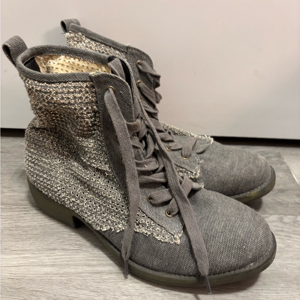 Rocket Dog Gray Combat Boots